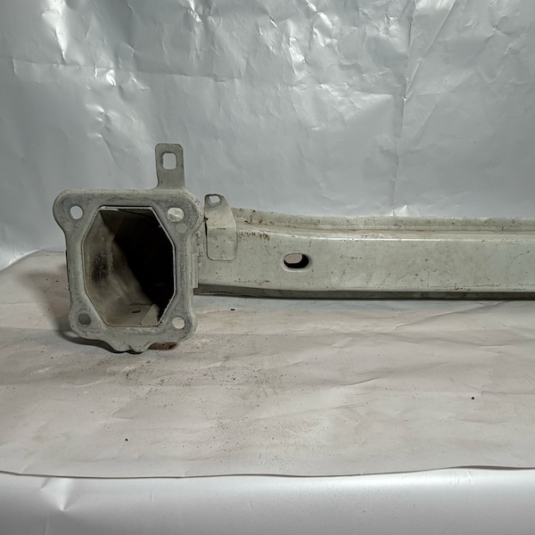 Volvo S40/V50 Ön Tampon Demiri 30699329 Orijinal Çıkma En Uygun Oto Parça