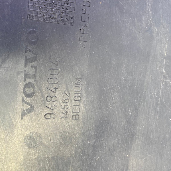 Volvo S60 Arka Tampon Sol Taraf Kulağı Eksik 9484004