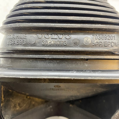 Volvo S60 D3 Hava Filtre Emiş Borusu Panele Bağlanan 30671773