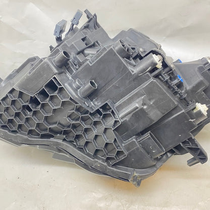 Volvo S60 Far 32404672 Orijinal Çıkma 18-23 En Uygun Oto Parça