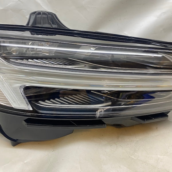 Volvo S60 Far 32404672 Orijinal Çıkma 18-23 En Uygun Oto Parça