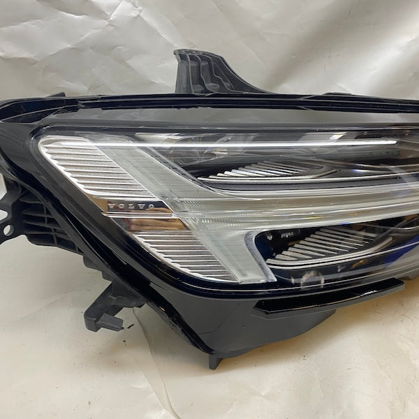 Volvo S60 Far 32404672 Orijinal Çıkma 18-23 En Uygun Oto Parça