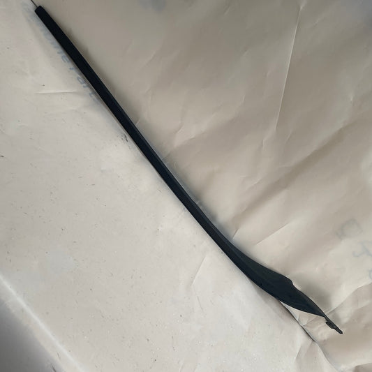 Volvo S60 Ön Cam Kenar Çıtası Orijinal 31416141
