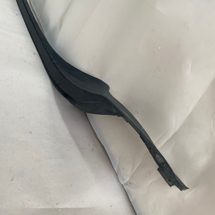 Volvo S60 Ön Cam Kenar Çıtası Orijinal 31416141