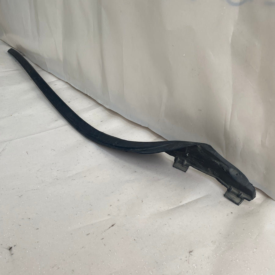Volvo S60 Ön Cam Kenar Çıtası Orijinal 31416141