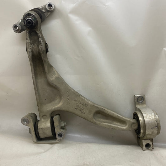 Volvo S60 Ön Sağ Salıncak Tabla Orijinal Çıkma 32370930 2019-2025