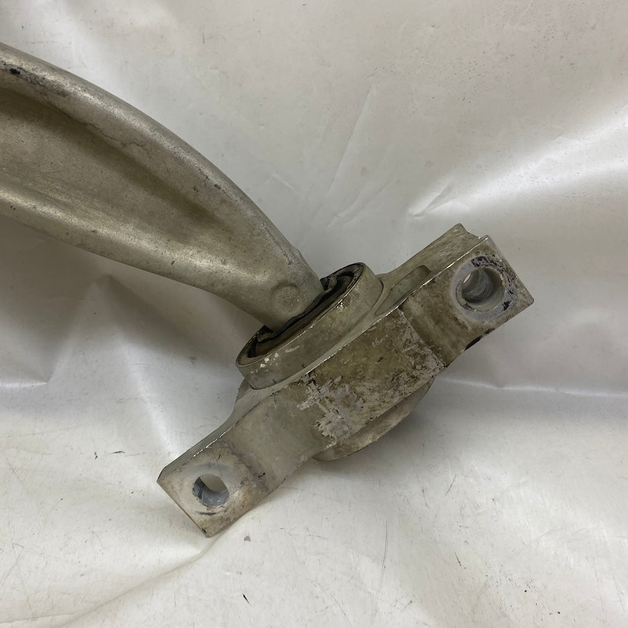 Volvo S60 Ön Sağ Salıncak Tabla Orijinal Çıkma 32370930 2019-2025