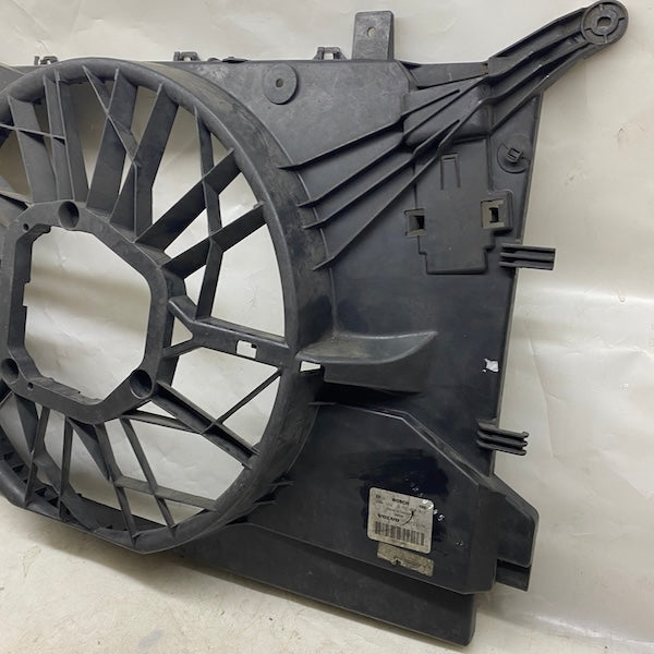Volvo S60 Radyatör Fan Davlumbazı 30723105 Orijinal Çıkma En Uygun Oto Parça