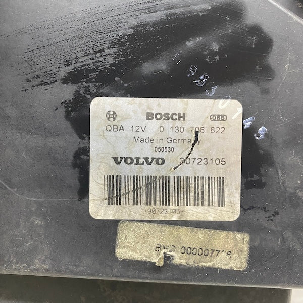 Volvo S60 Radyatör Fan Davlumbazı 30723105 Orijinal Çıkma En Uygun Oto Parça