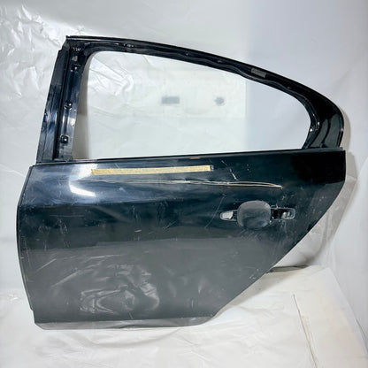 Volvo S60 Sol Arka Kapı Orijinal Çıkma (5cm Yırtık Var) En Uygun Oto Parça