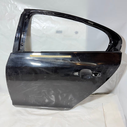 Volvo S60 Sol Arka Kapı Orijinal Çıkma (5cm Yırtık Var) En Uygun Oto Parça