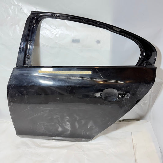 Volvo S60 Sol Arka Kapı Orijinal Çıkma (5cm Yırtık Var) En Uygun Oto Parça