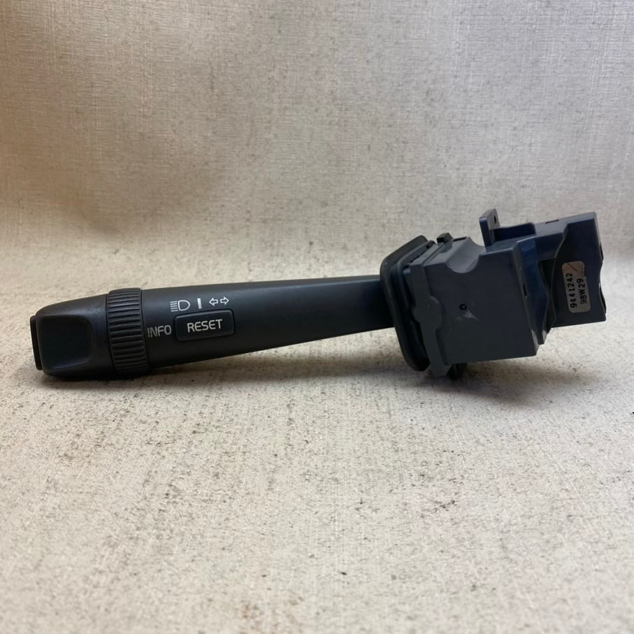Volvo S60, Sinyal Kolu 9441242