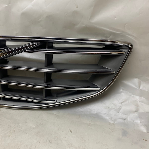 Volvo S60/V60 Ön Panjur - 31364101 En Uygun Oto Parça