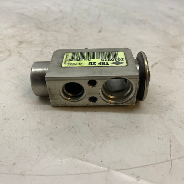 Volvo S80/S60 Klima Kondansörü/Musluğu 7010973 En Uygun Oto Parça