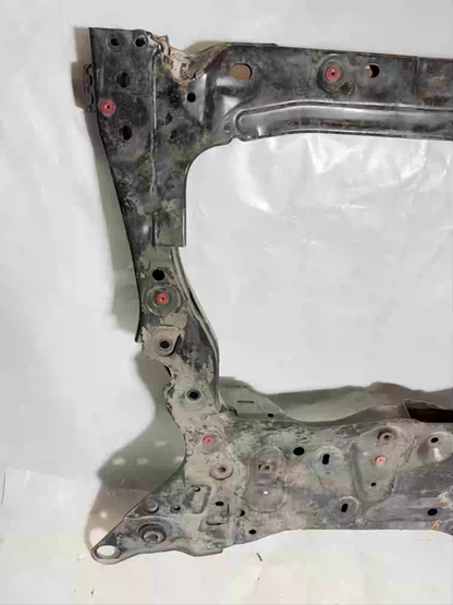 Volvo S90/XC90/XC60 Motor Traversi 32246365 Hafif Hasarlı En Uygun Oto Parça