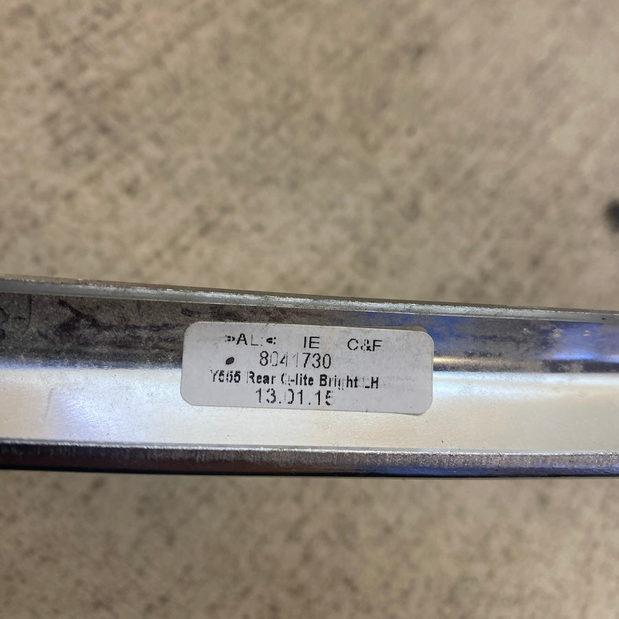 Volvo V40 Arka Kelebek Cam Çıtası 8041730