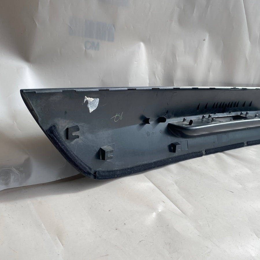 Volvo V40 Bagaj Açma Çıtası 31301301