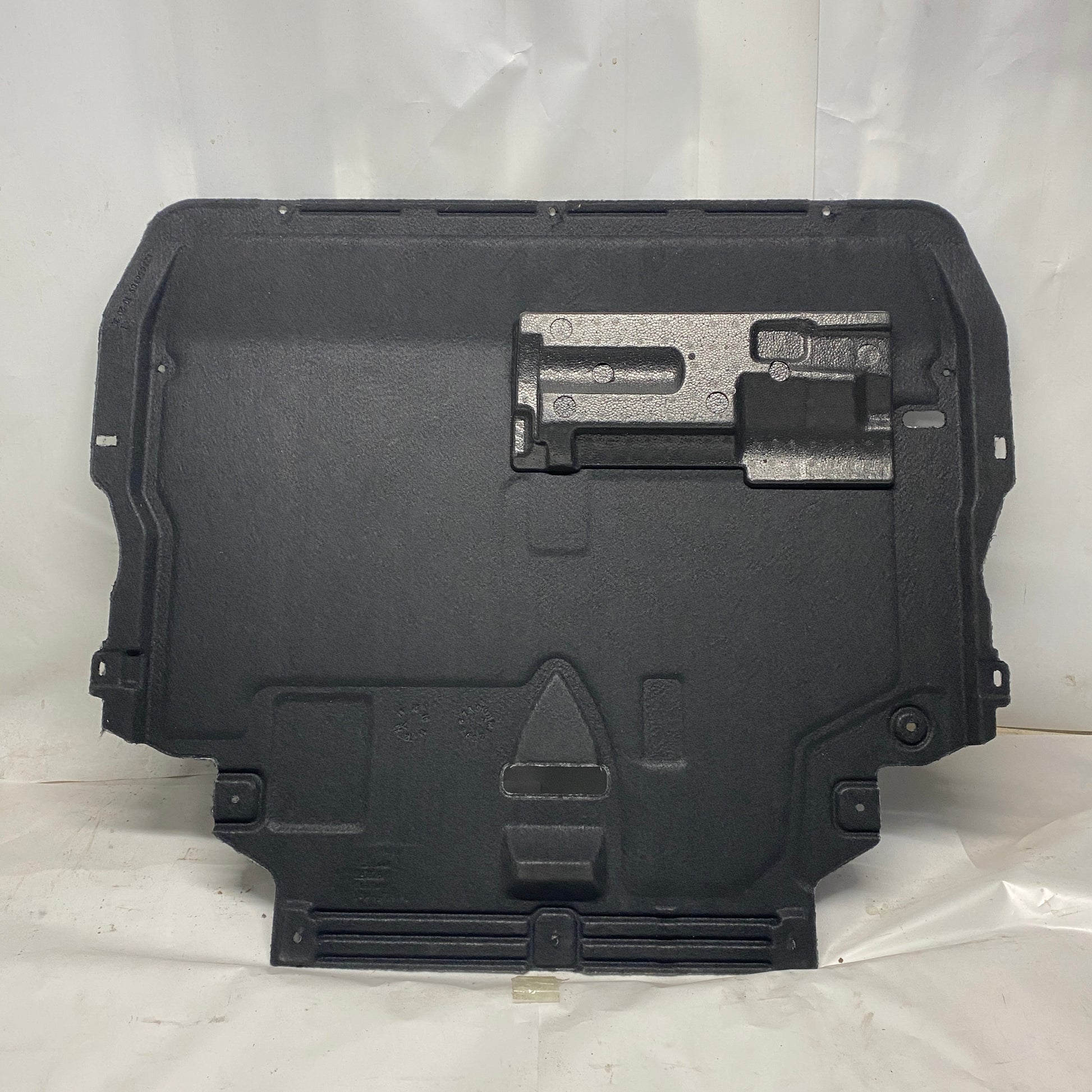 Volvo V40 Motor Alt Muhafaza 31391440 2013 Sonrası Sıfır En Uygun Oto Parça