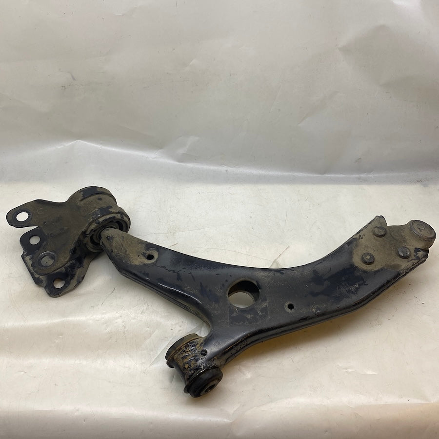 Volvo V40 Ön Sağ Salıncak Orijinal Çıkma 31340231 2013-2019