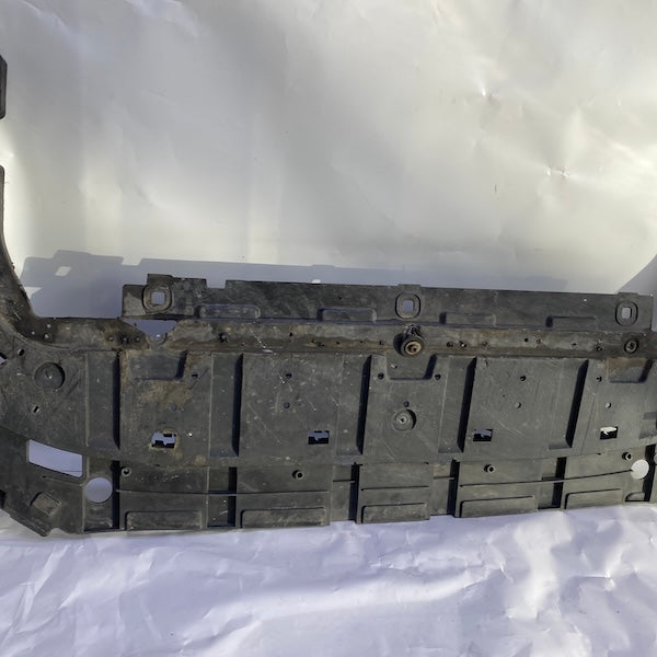 Volvo V40 Ön Tampon Alt Muhafaza 31383735 2013-2020