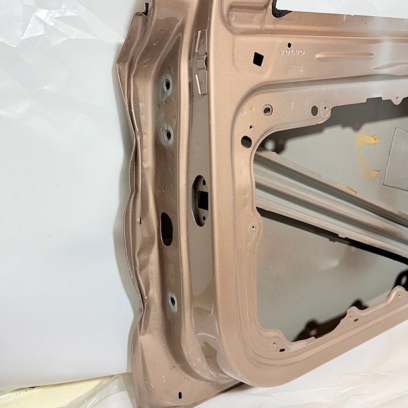 Volvo V40 Sağ Ön Kapı 13-20 Bal Köpüğü/Siyah En Uygun Oto Parça