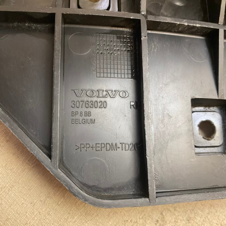 Volvo V50 Arka Tampon Tutucu Braket 30763020/30763019
