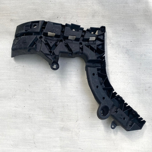 Volvo V60 arka sol tampon braketi 31455501