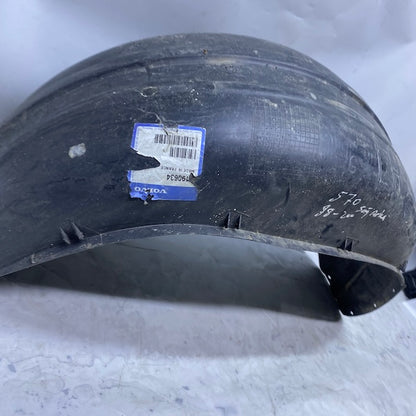 Volvo V70 Arka Sol Çamurluk Davlumbazı 9190634