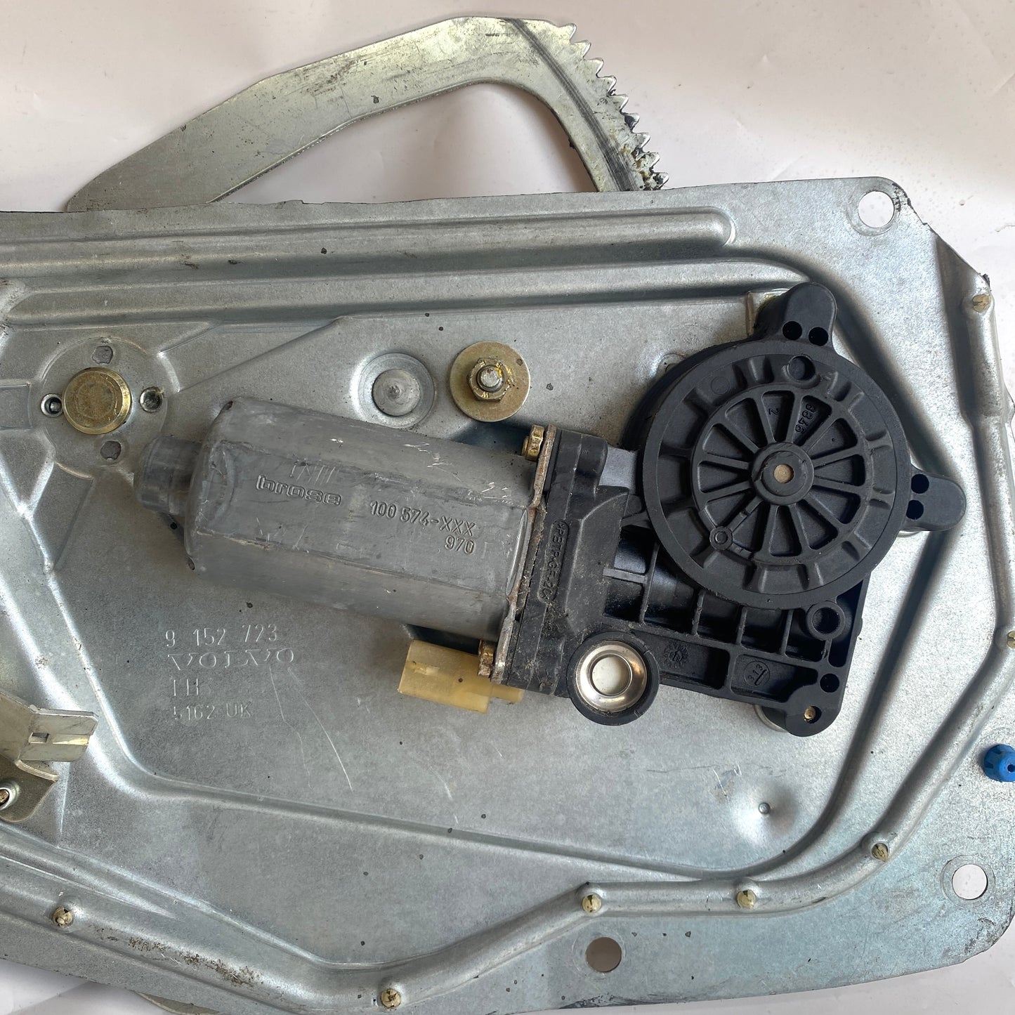 Volvo V70/S70 Ön Sol Cam Kriko ve Motoru 100576-XXX
