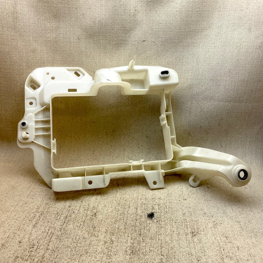 Volvo V90 Arka Sigorta Tutucusu 31398648