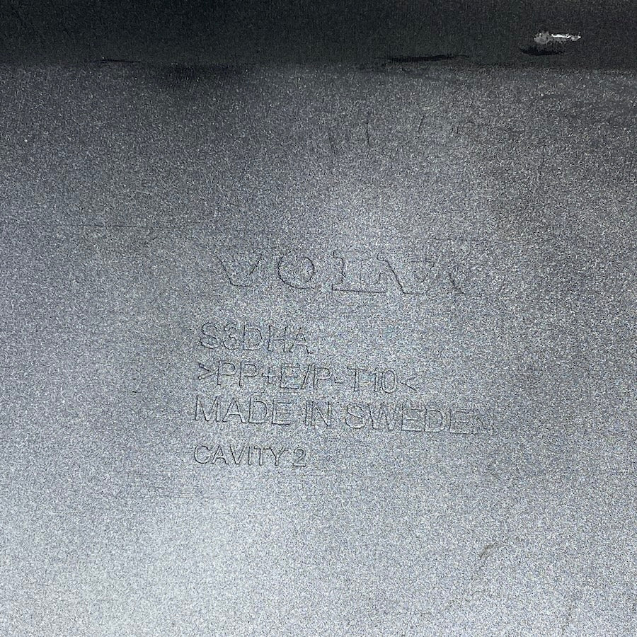 Volvo XC40 Arka Tampon Alt Difüzörü 32136122
