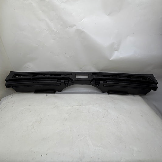 Volvo XC40 Bagaj Kilit Kaplaması Eşik Bakaliti 31440884 - En Uygun Oto Parça