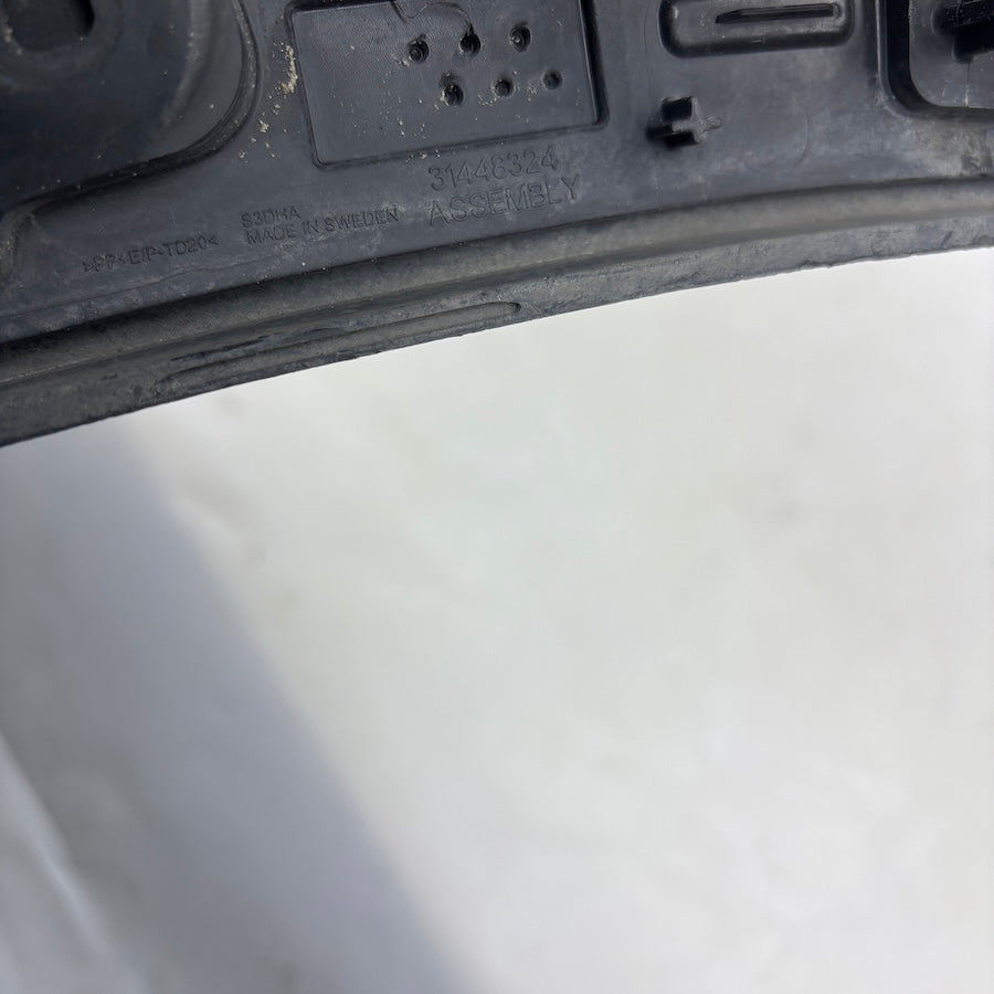 Volvo XC40 Ön Dodik Çamurluk Çıta 31448344