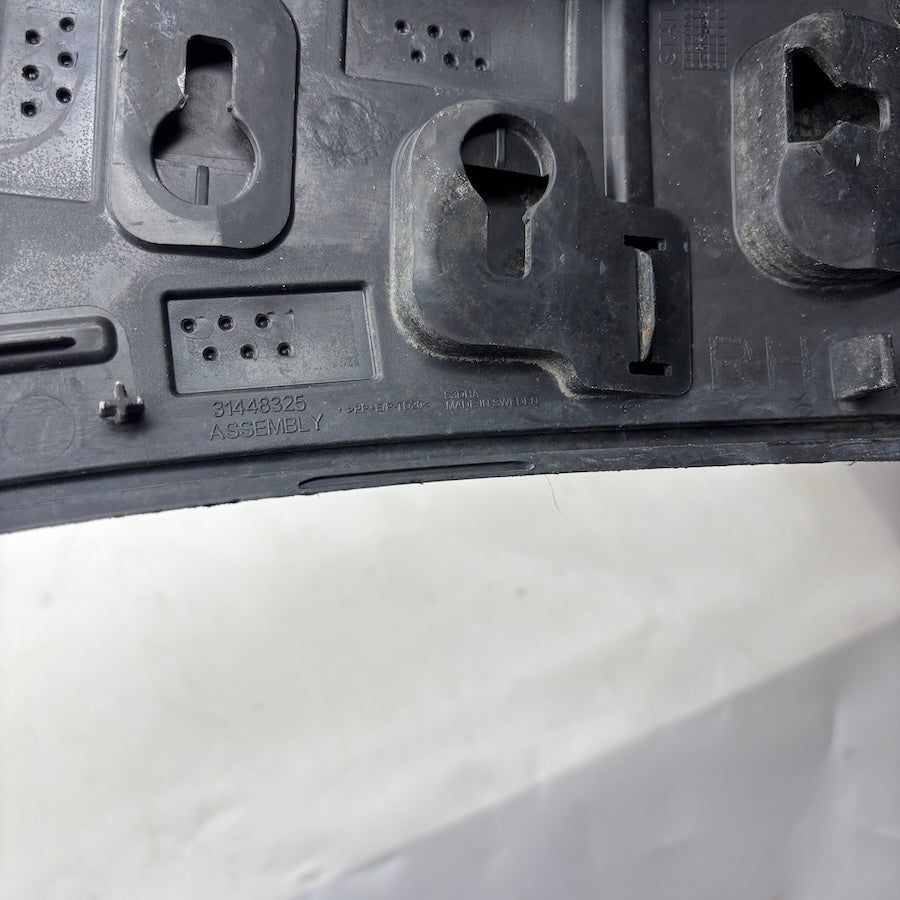 Volvo XC40 Ön Dodik Çamurluk Çıta 31448344