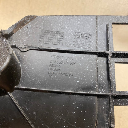 Volvo XC40 Ön tampon montaj braketi 31455243