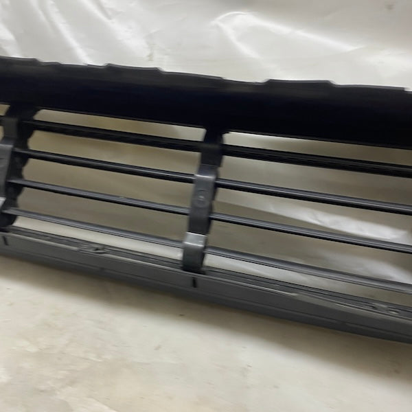 Volvo XC40 Radyatör Hava Yönlendirme 31455422 Orijinal Çıkma En Uygun Oto Parça