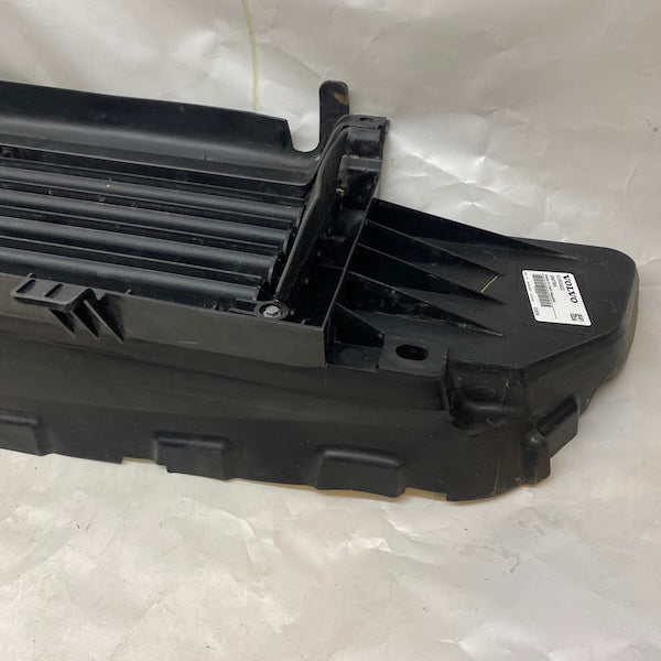 Volvo XC40 Radyatör Hava Yönlendirme 31455422 Orijinal Çıkma En Uygun Oto Parça