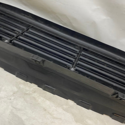 Volvo XC40 Radyatör Hava Yönlendirme 31455422 Orijinal Çıkma En Uygun Oto Parça