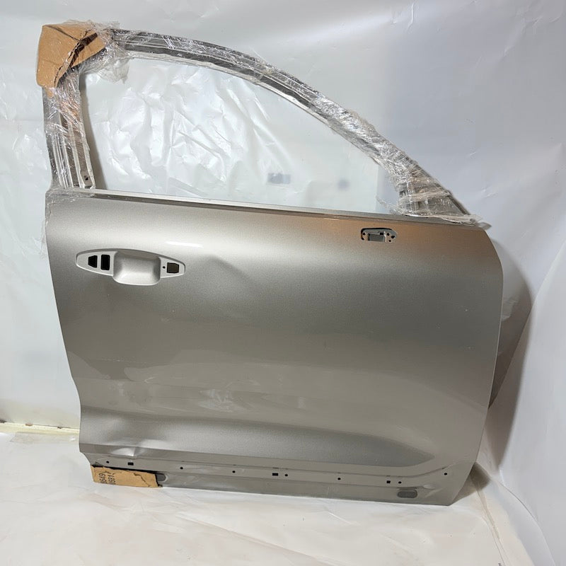 Volvo XC40 Sağ Ön Kapı 15-25 En Uygun Oto Parça