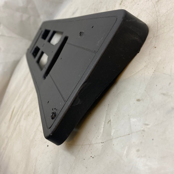 Volvo XC40/C40 Plaka Altlığı/Plakalık 31690950 Orijinal Çıkma En Uygun Oto Parça