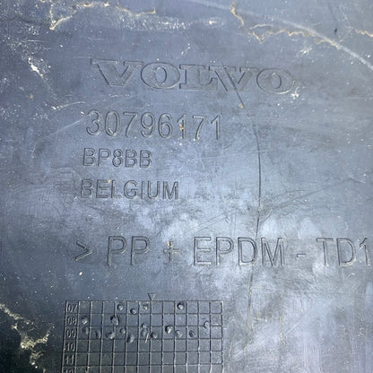 Volvo XC60 Arka Tampon Difüzörü 30796171 Çift Egzoz