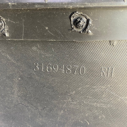 Volvo XC60 Ön Çamurluk Davlumbazı 18-21