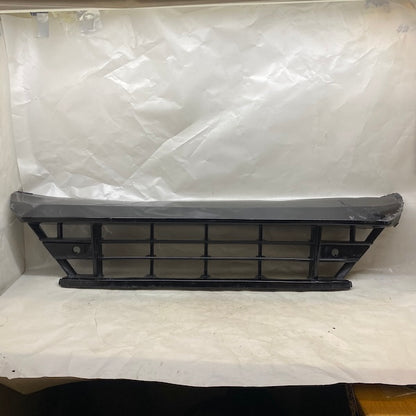 Volvo XC60 Ön Tampon Alt Izgara 32234959 Orijinal Çıkma En Uygun Oto Parça