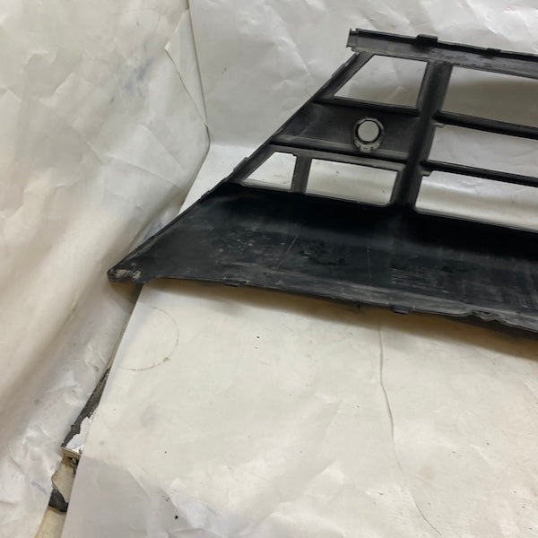 Volvo XC60 Ön Tampon Alt Izgara 32234959 Orijinal Çıkma En Uygun Oto Parça