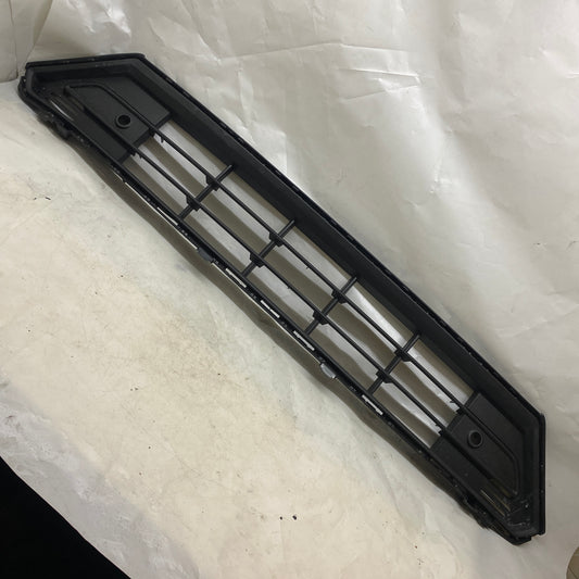 Volvo XC40/C40 Elektrikli Ön Tampon Alt Izgara 32136098 Orijinal Çıkma En Uygun Oto Parça