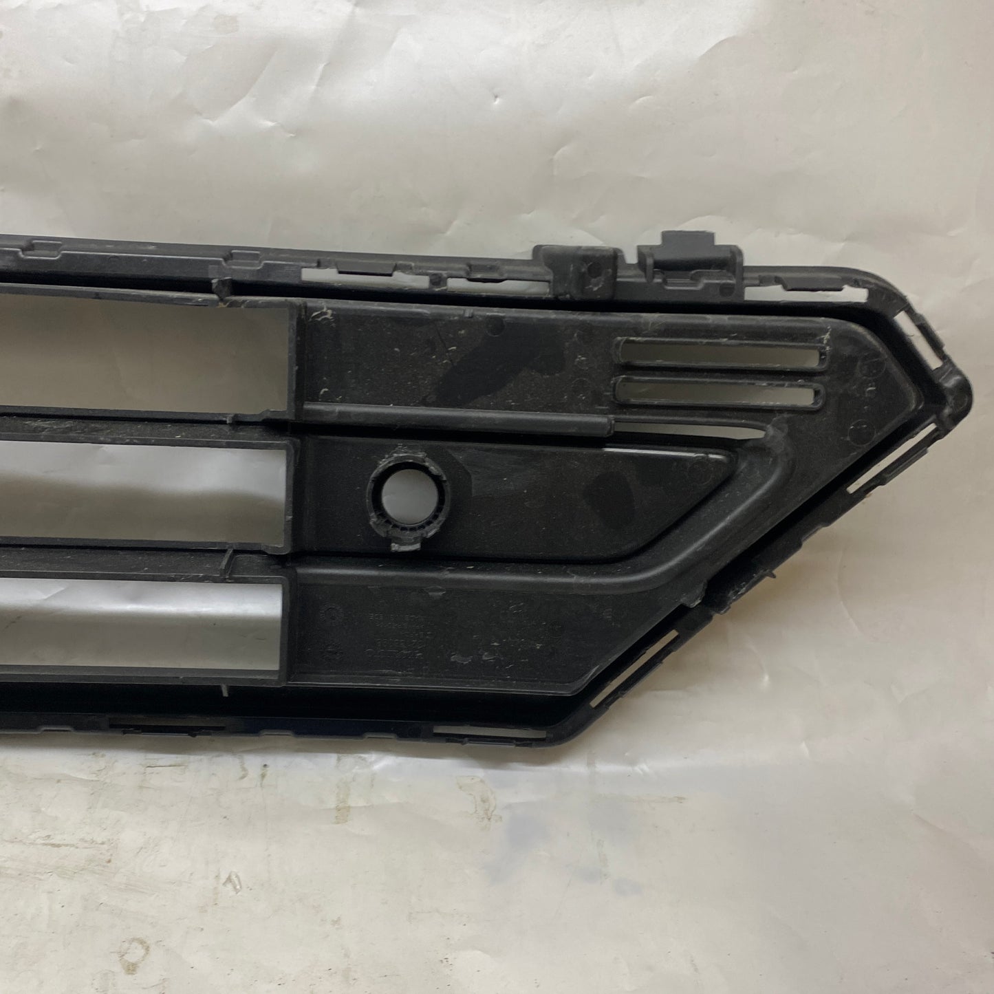 Volvo XC40/C40 Elektrikli Ön Tampon Alt Izgara 32136098 Orijinal Çıkma En Uygun Oto Parça