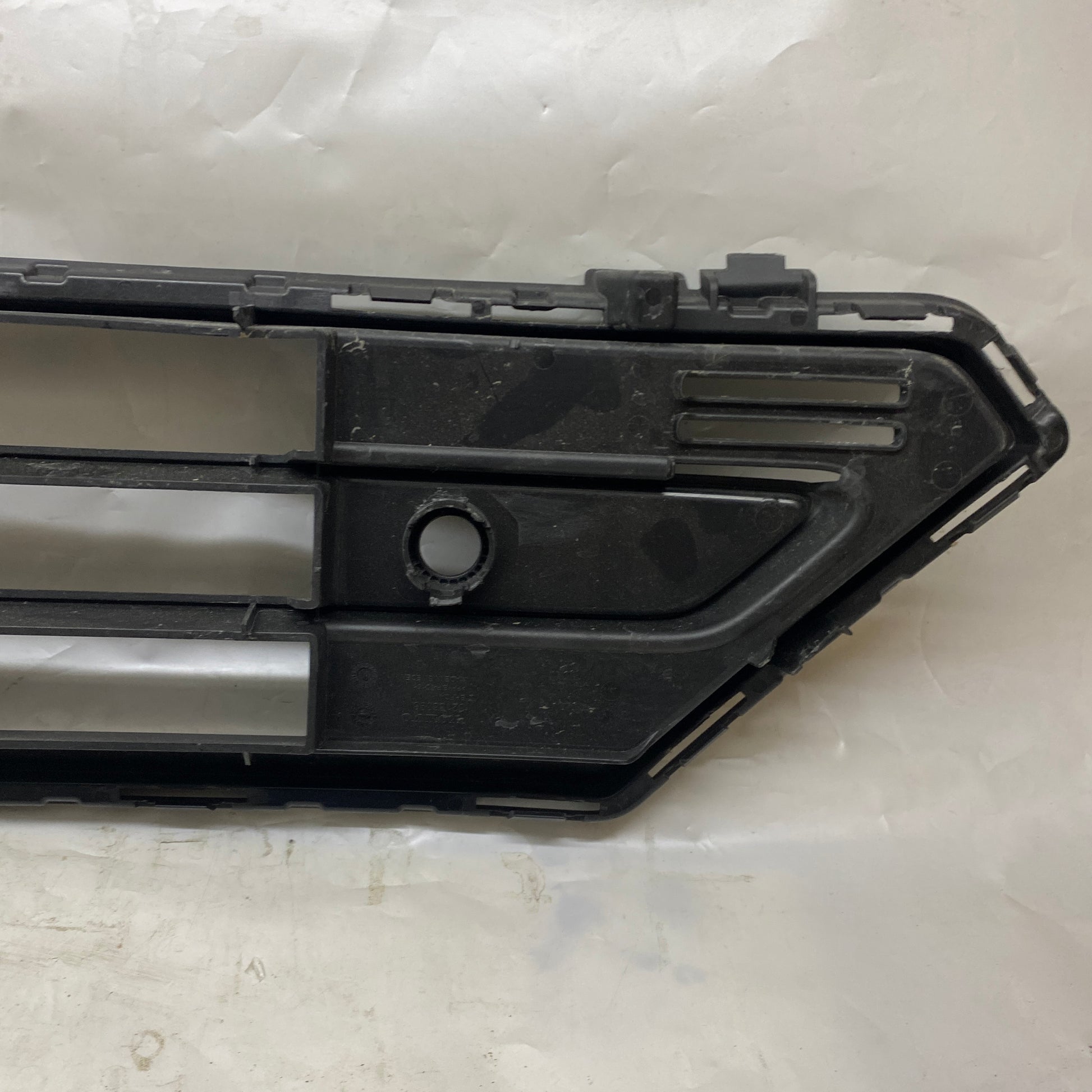 Volvo XC40/C40 Elektrikli Ön Tampon Alt Izgara 32136098 Orijinal Çıkma En Uygun Oto Parça