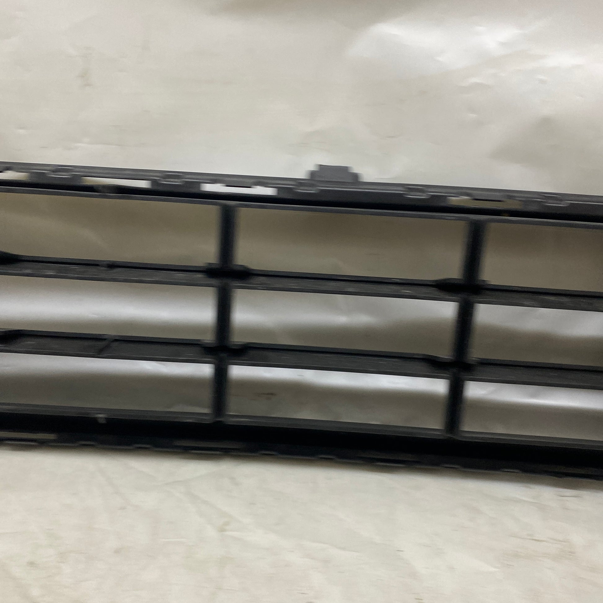 Volvo XC40/C40 Elektrikli Ön Tampon Alt Izgara 32136098 Orijinal Çıkma En Uygun Oto Parça