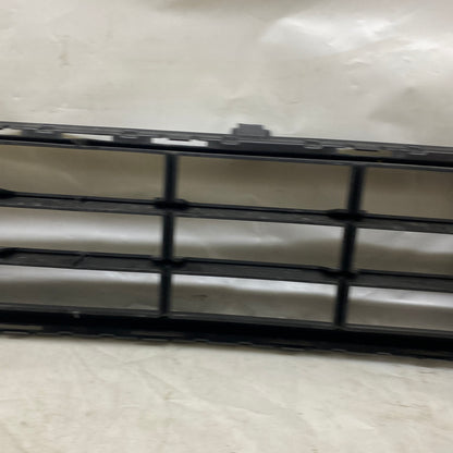 Volvo XC40/C40 Elektrikli Ön Tampon Alt Izgara 32136098 Orijinal Çıkma En Uygun Oto Parça